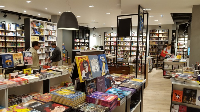le-divan-librairie-paris-rayon-bd